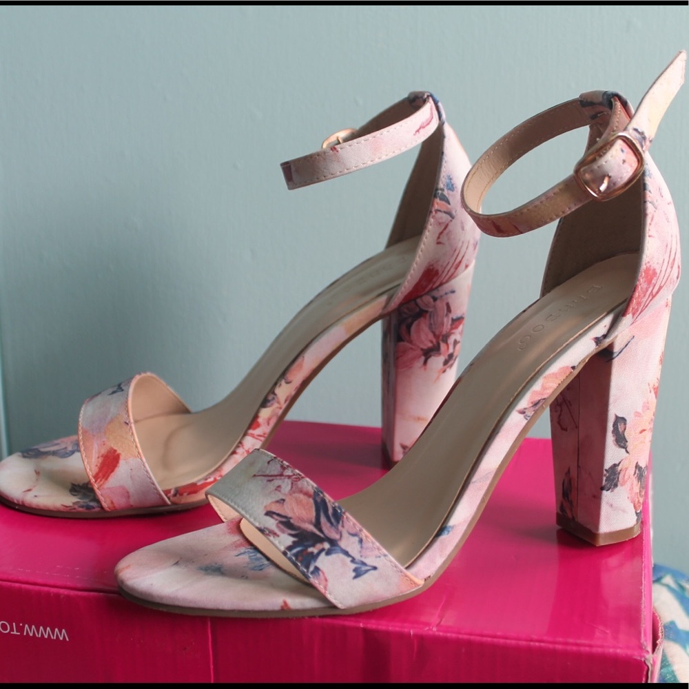 Blush Floral Print Sandal By Bamboo